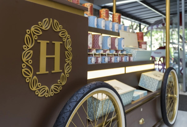 Carrinho Haoma 2,50 x 1,00 (m) - Shopping Iguatemi/SP